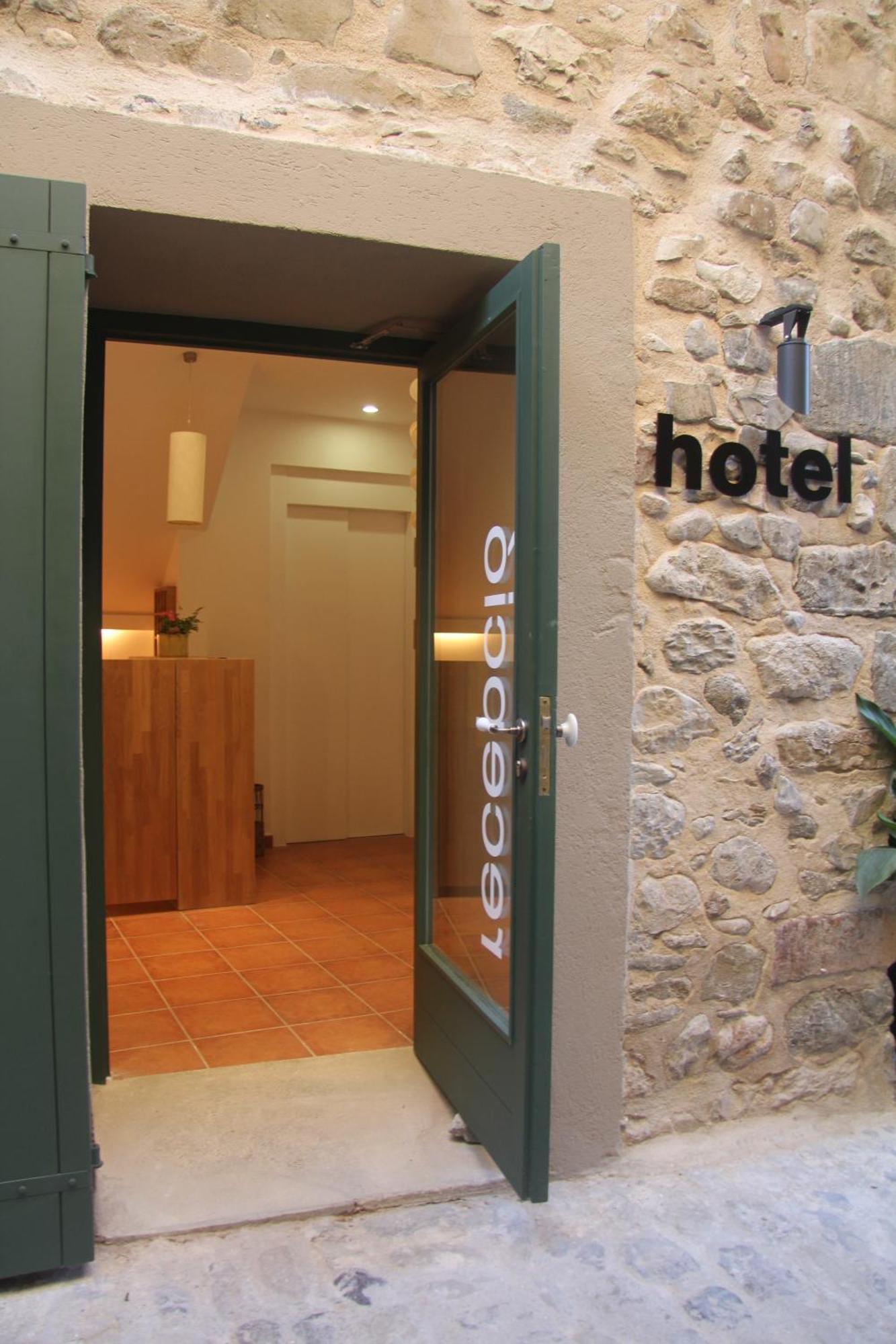 Hotel 3 Arcs Besalú Exteriör bild
