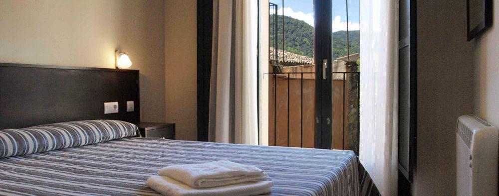 Hotel 3 Arcs Besalú Exteriör bild